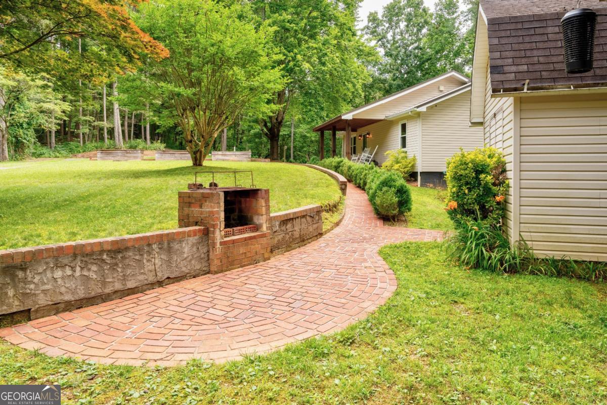 365 Quarles LN