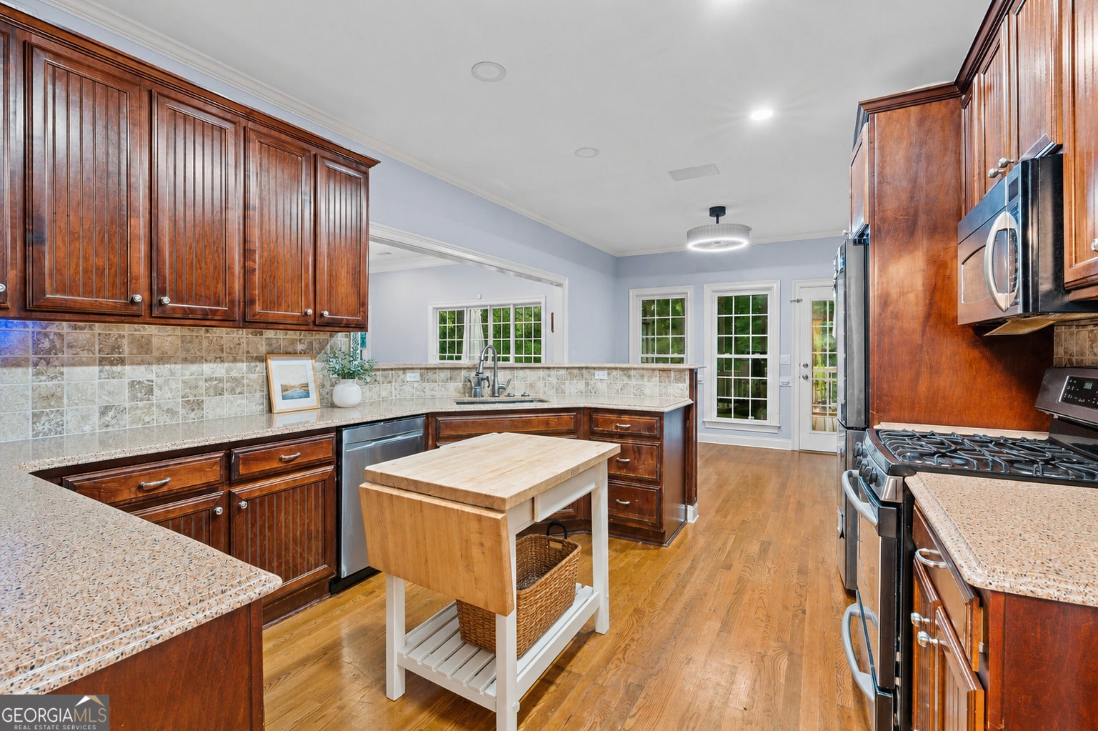 315 Monroe DR