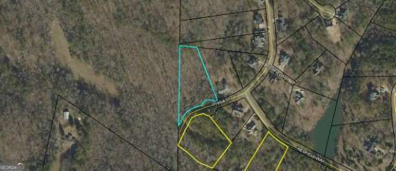 Beautiful lot nestled in Hunter's Ridge! This lot is ready to be developed to your desires. Bring your own builder to this established, well-maintained neighborhood with no HOA! This community is a short drive to downtown Jasper, shopping, and schools. The stunning mountain views within the The community will make this investment worthwhile! No manufactured homes permitted.