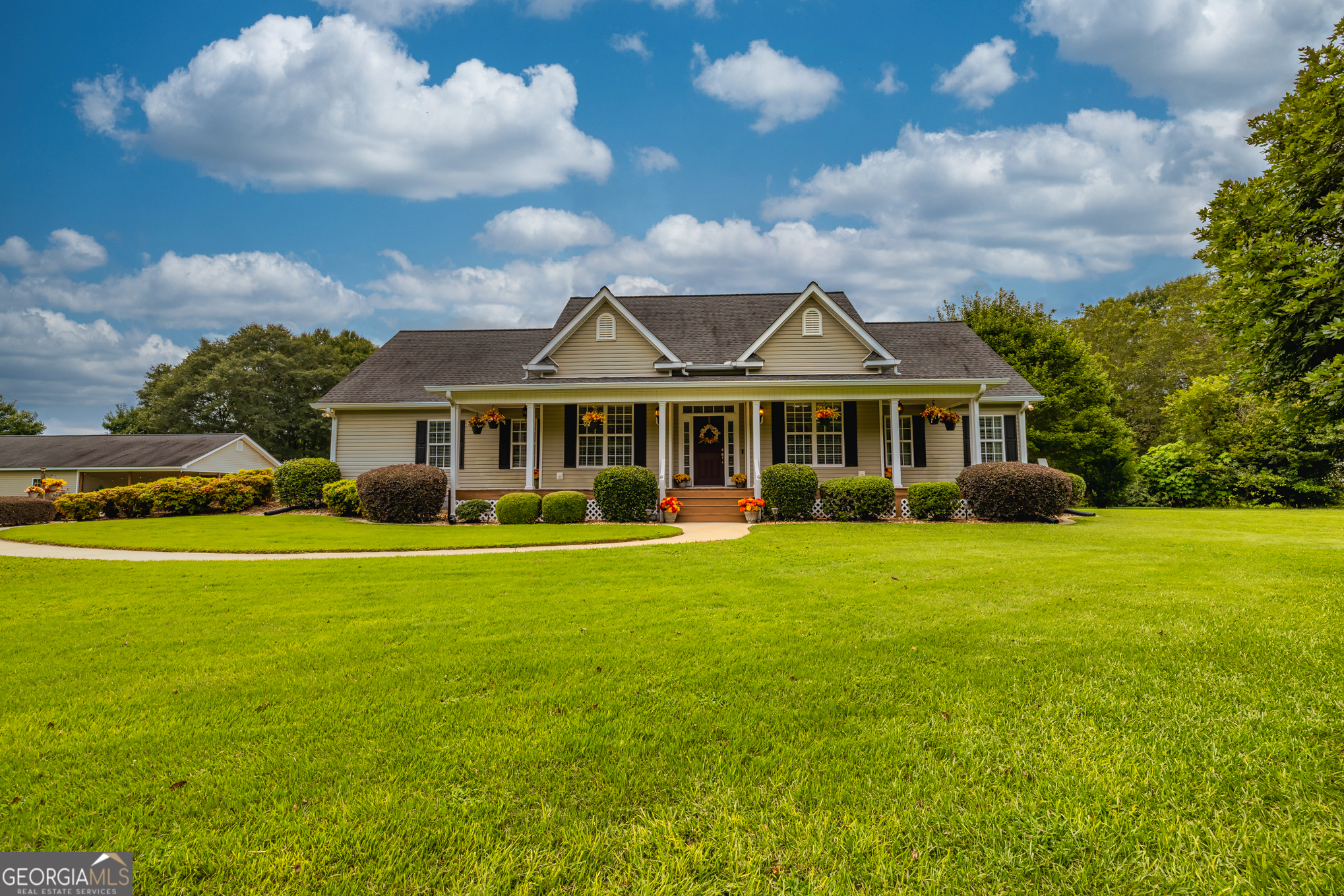 121 Grape Creek RD