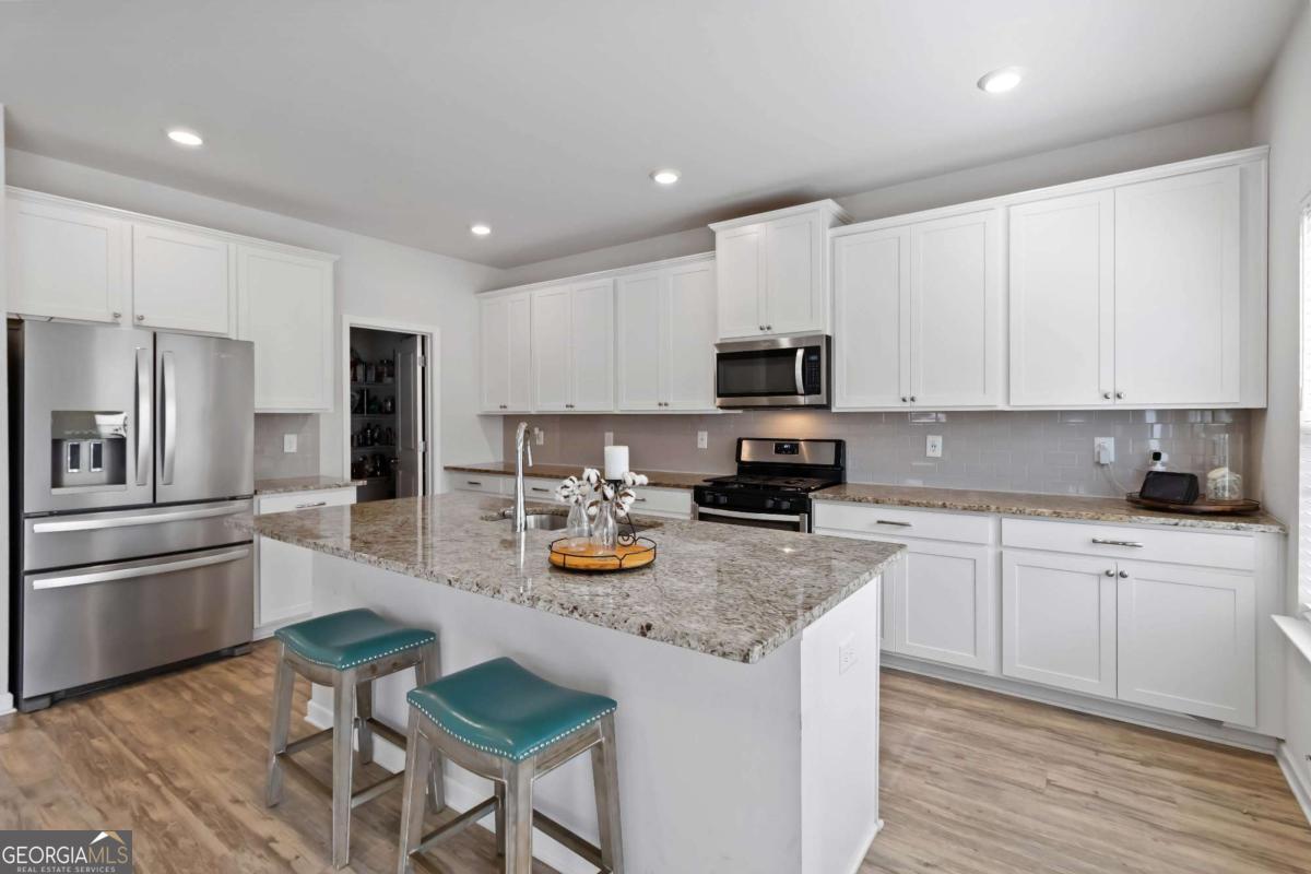3527 Argent WAY