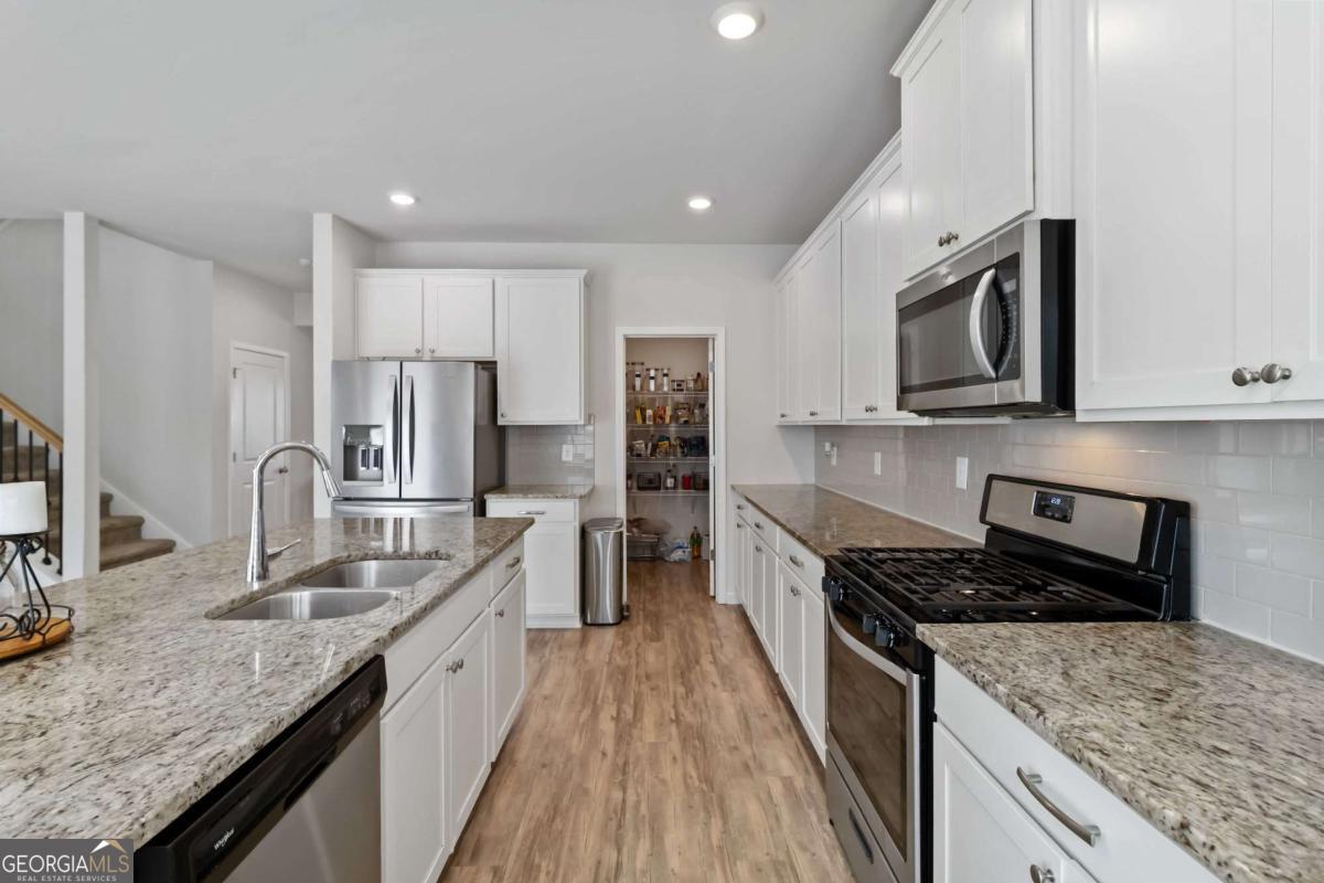 3527 Argent WAY