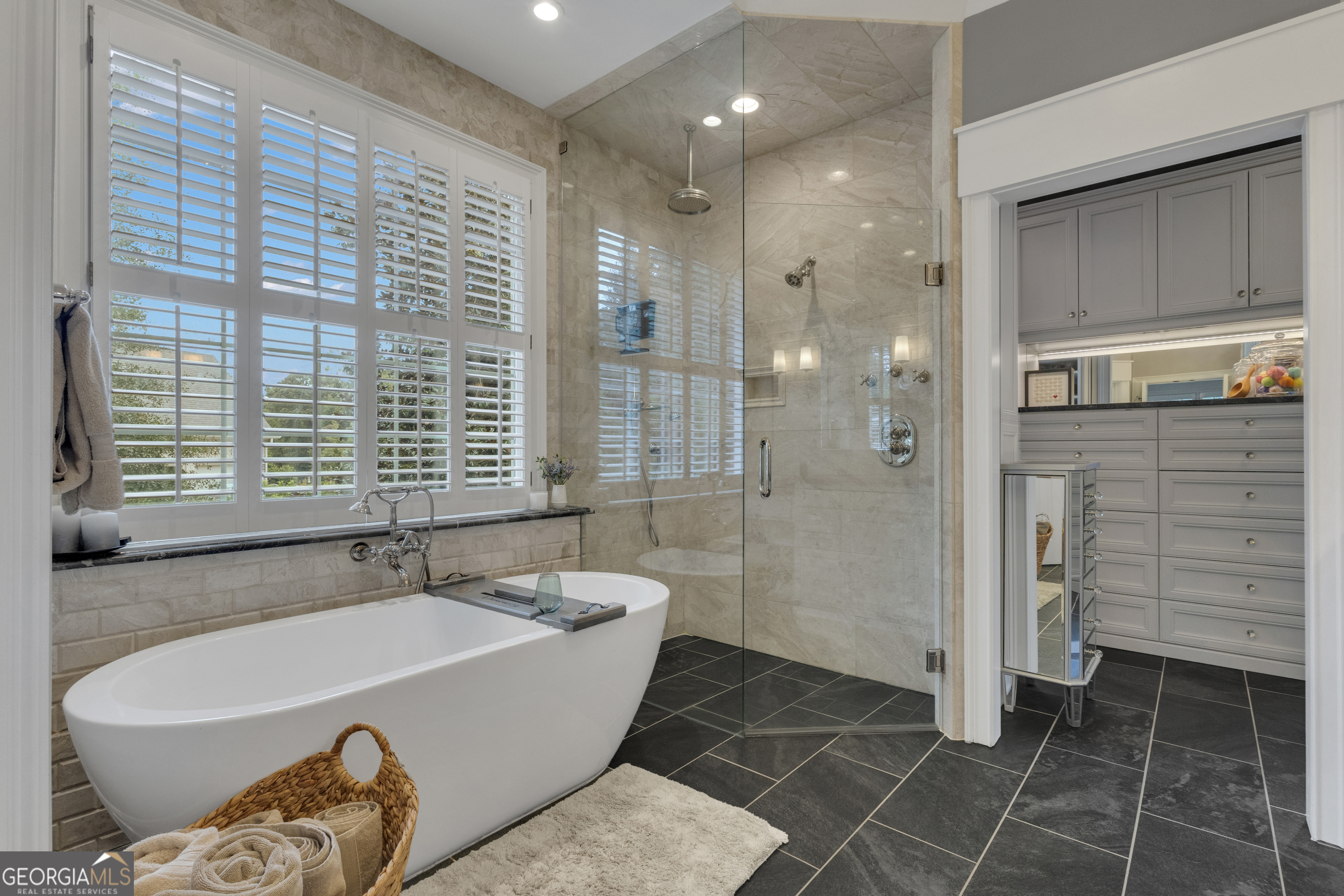 Peachtree City, Georgia 30269, United States, 5 Bedrooms Bedrooms, ,5 BathroomsBathrooms,Residential,Active,245115