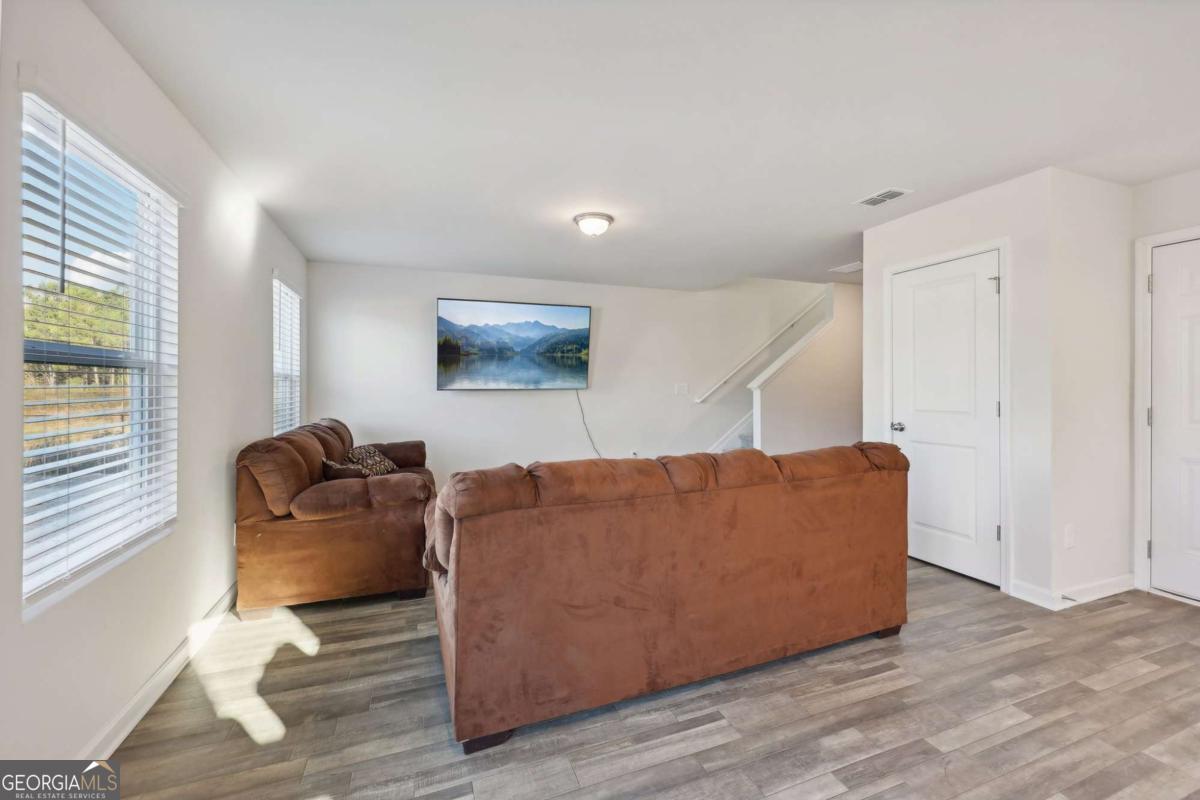 130 MAPLE DR