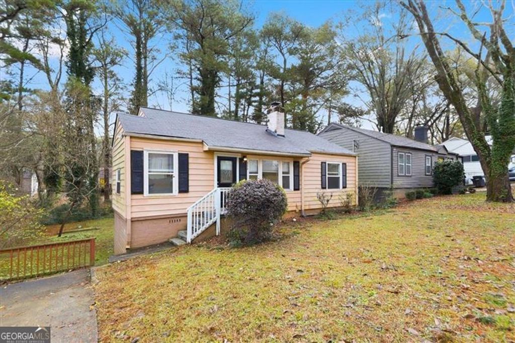 Photo of 2120 PENROSE Dr, Atlanta, GA 30344 (MLS # 10651474)