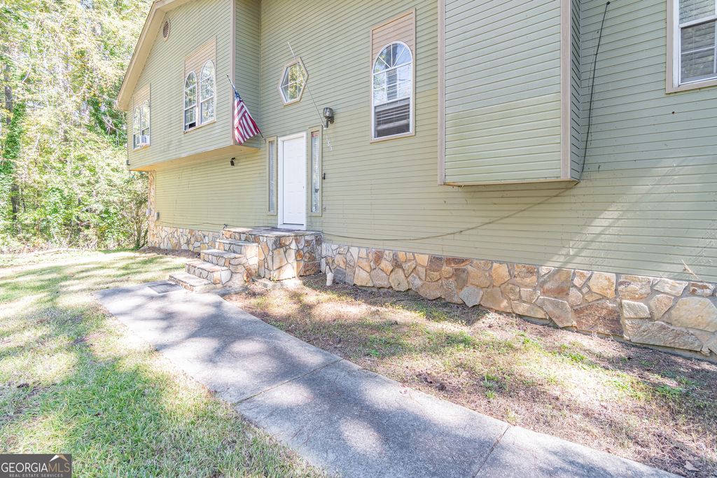 Photo of 185 Windhaven Trail SW, Atlanta, GA 30331 (MLS # 10625109)