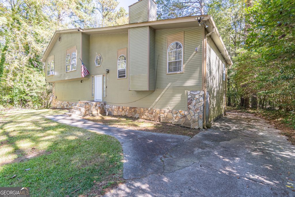 Photo of 185 Windhaven Trail SW, Atlanta, GA 30331 (MLS # 10625109)