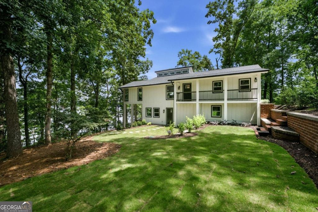 Photo of 9790 Peninsula Drive, Gainesville, GA 30506 (MLS # 10808466)