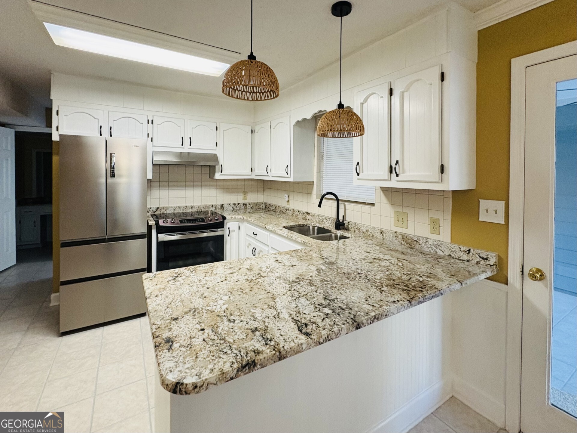 200 Williamsburg AVE