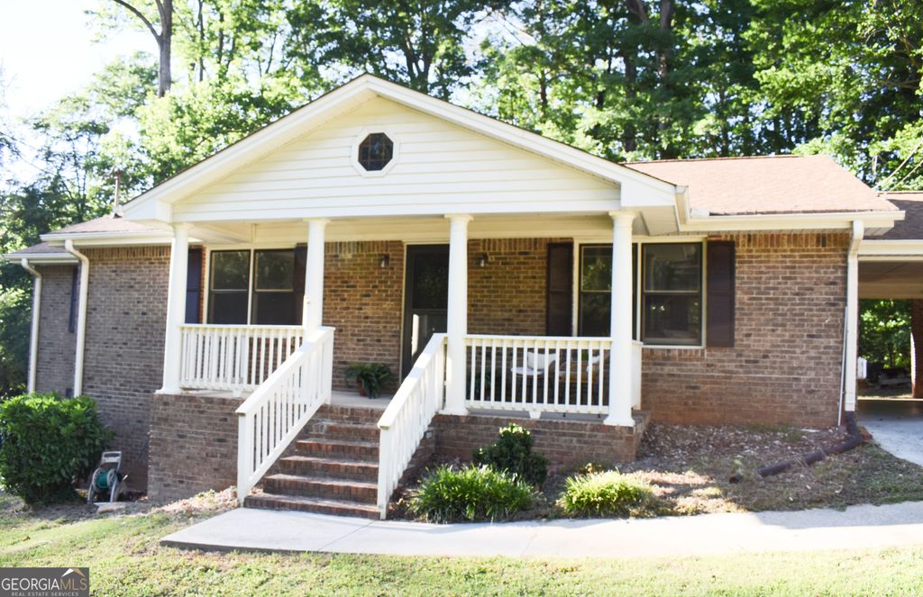 Photo of 491 Oak Street, Fayetteville, GA 30215 (MLS # 10764974)