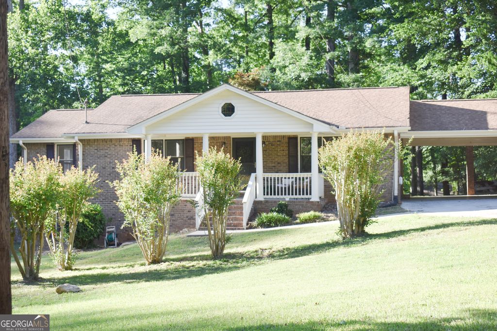 Photo of 491 Oak Street, Fayetteville, GA 30215 (MLS # 10764974)