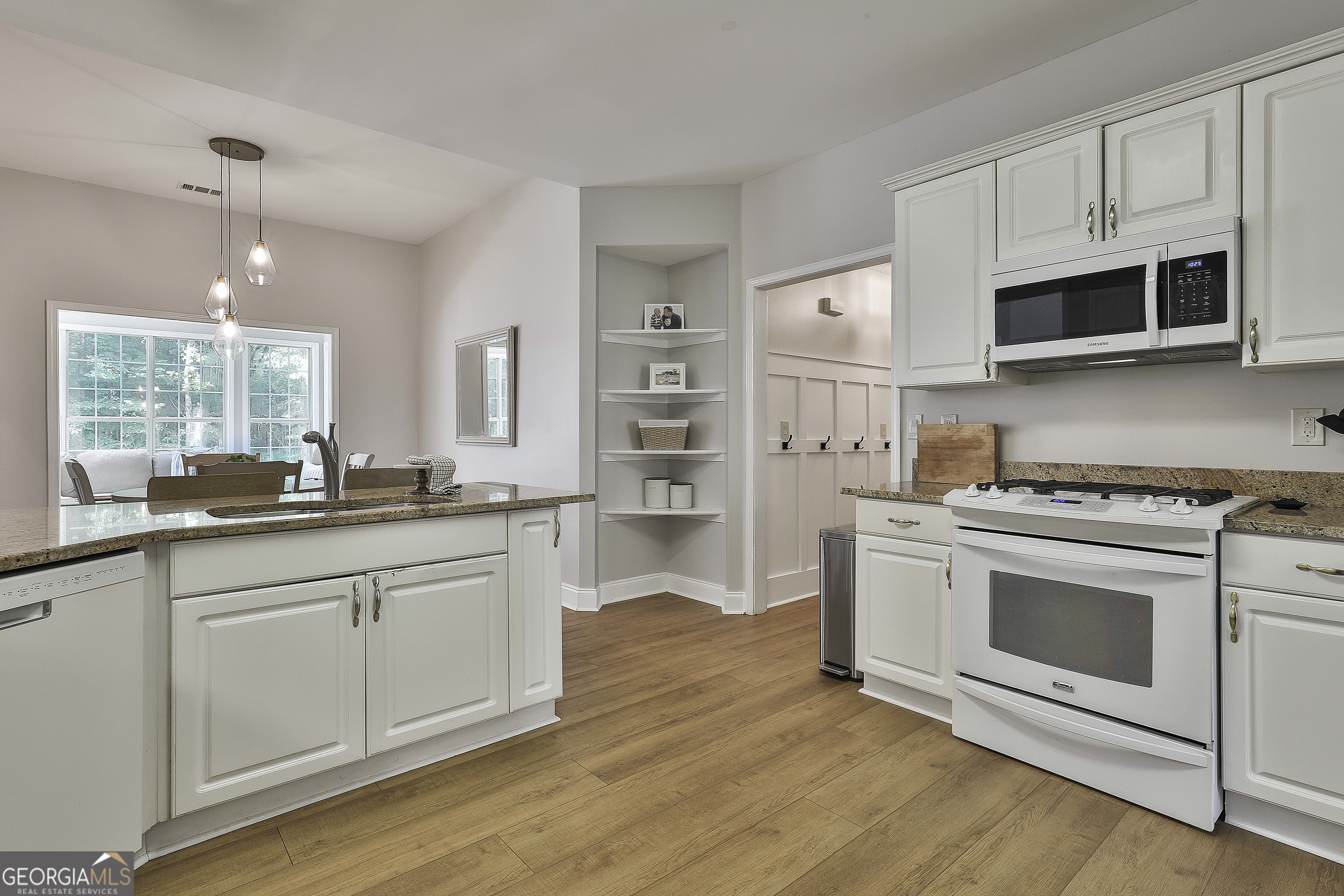 Peachtree City, Georgia 30269, United States, 3 Bedrooms Bedrooms, ,3 BathroomsBathrooms,Residential,Pending,171283