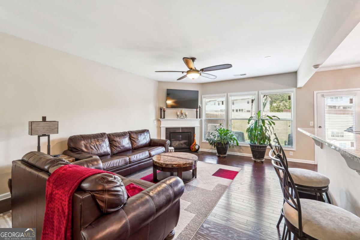1210 Hampton oaks DR