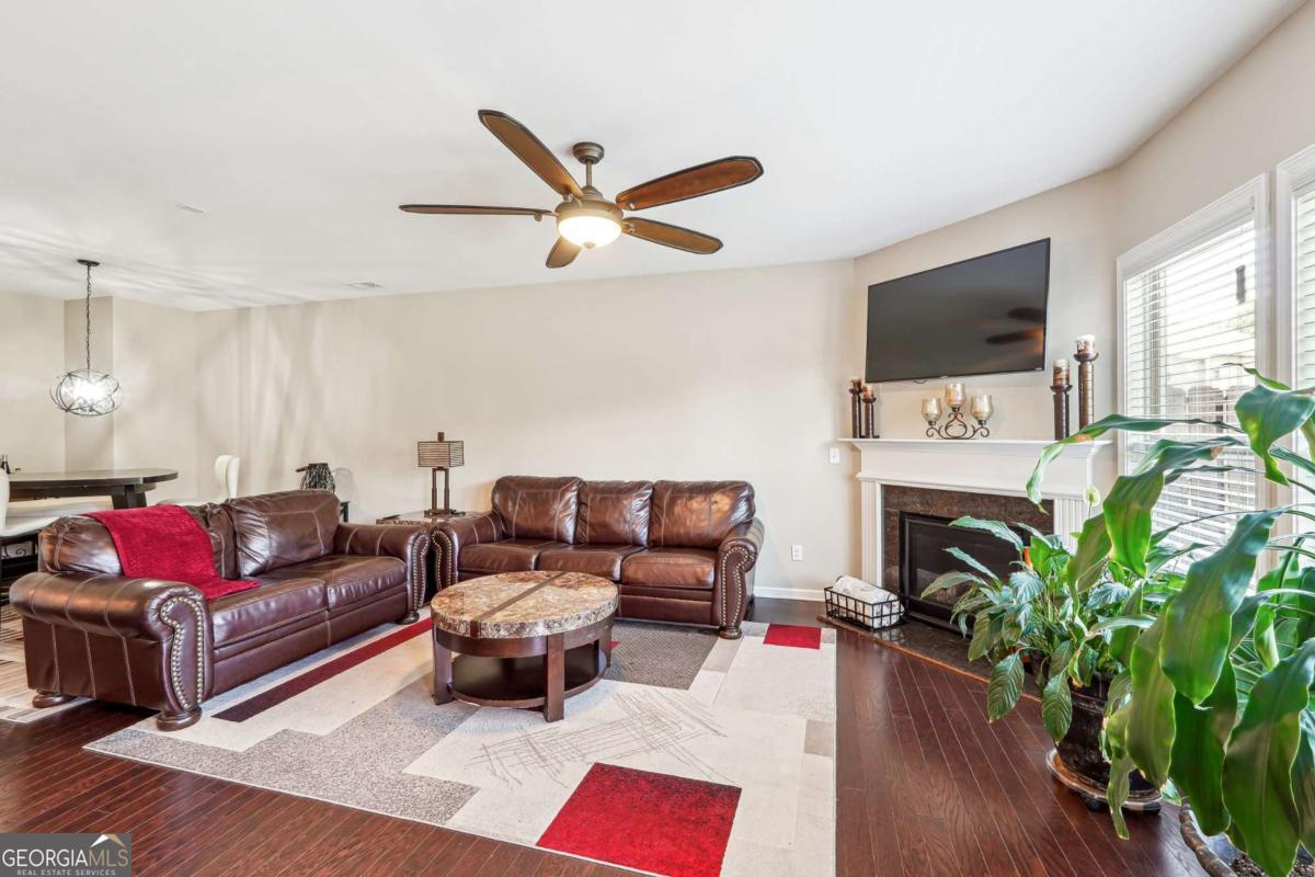 1210 Hampton oaks DR