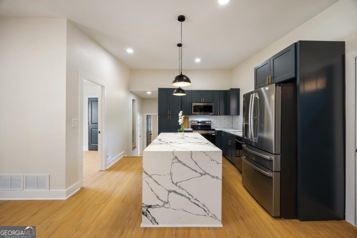 2555 Flagstone DR SE