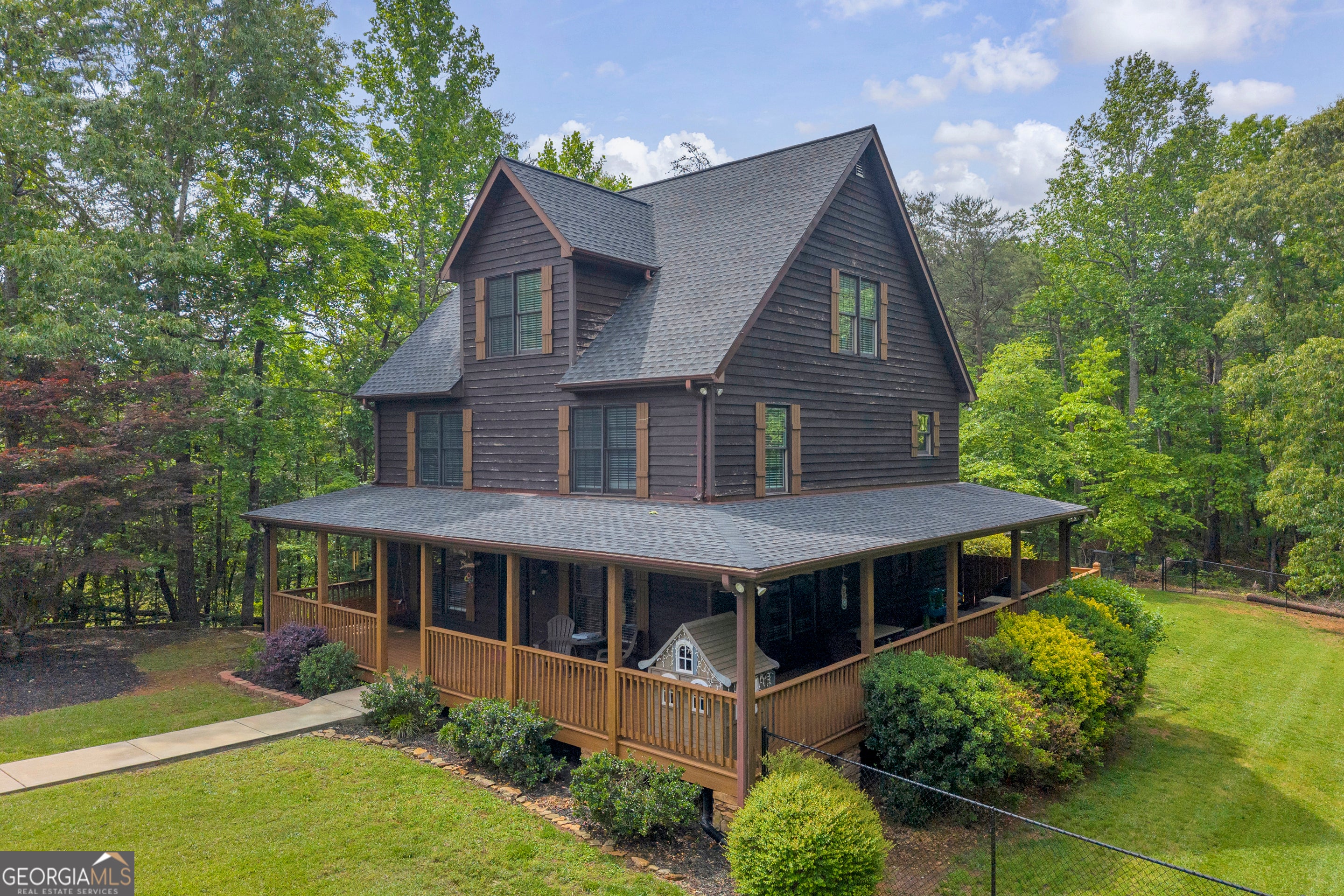 946 Riverdale RD