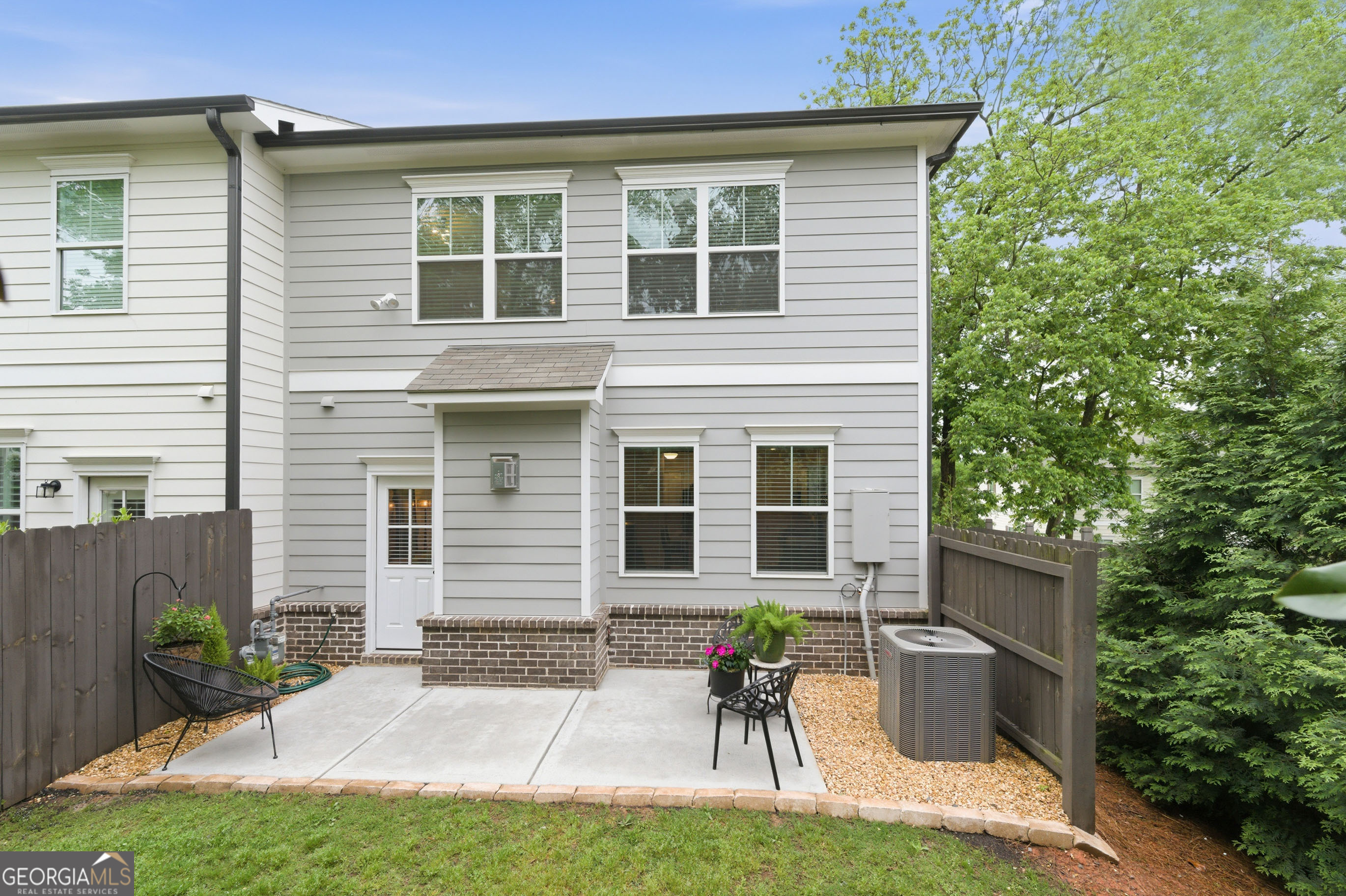 318 Niles CT 1