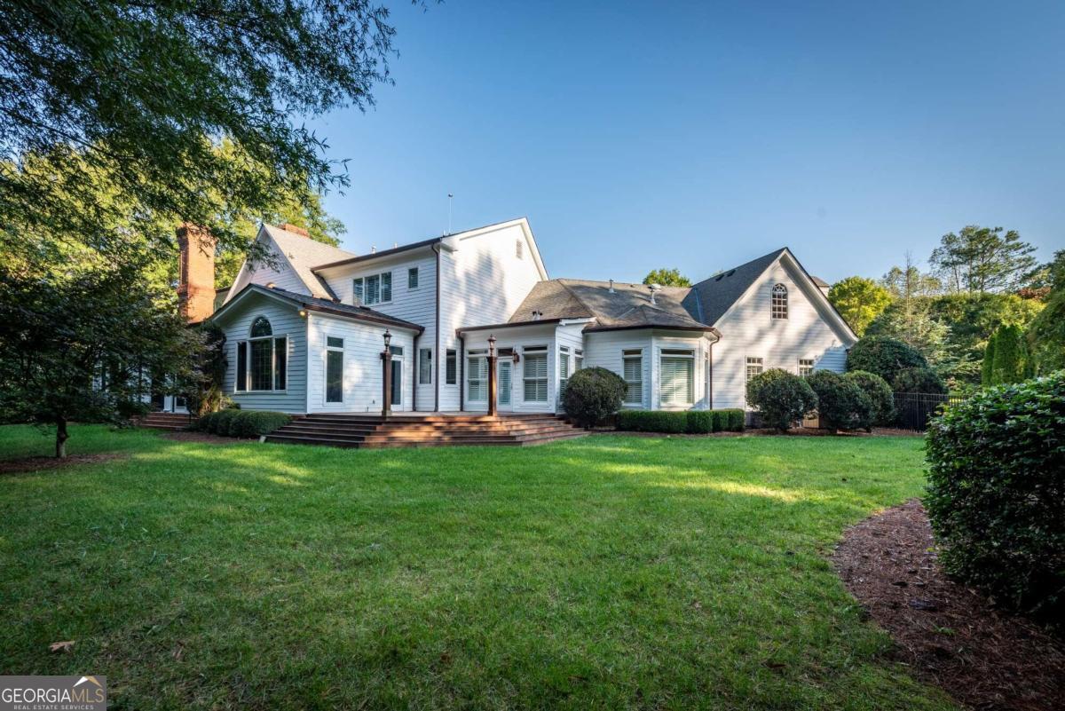 307 Meadowlands DR