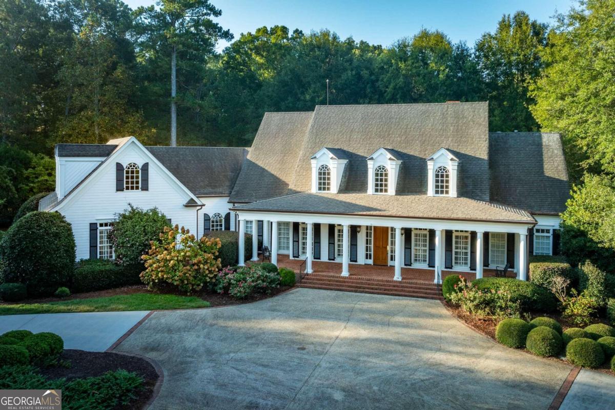 307 Meadowlands DR