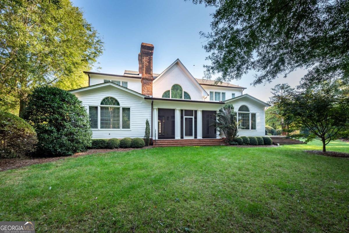 307 Meadowlands DR