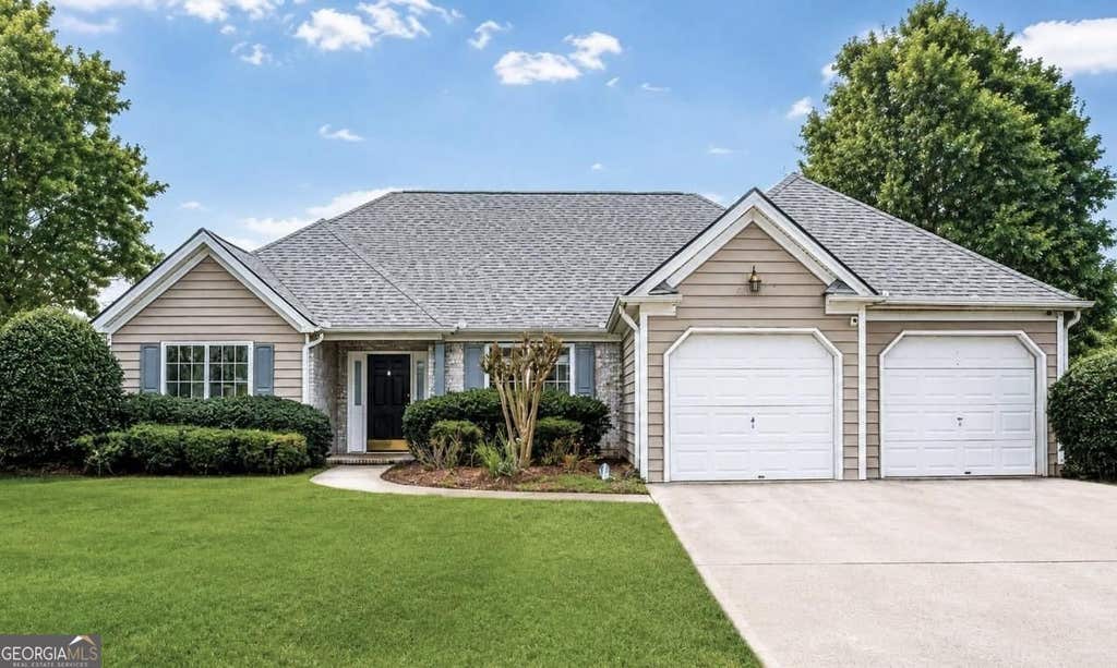 Photo of 5820 Tallantworth Crossing, Cumming, GA 30040 (MLS # 10787176)