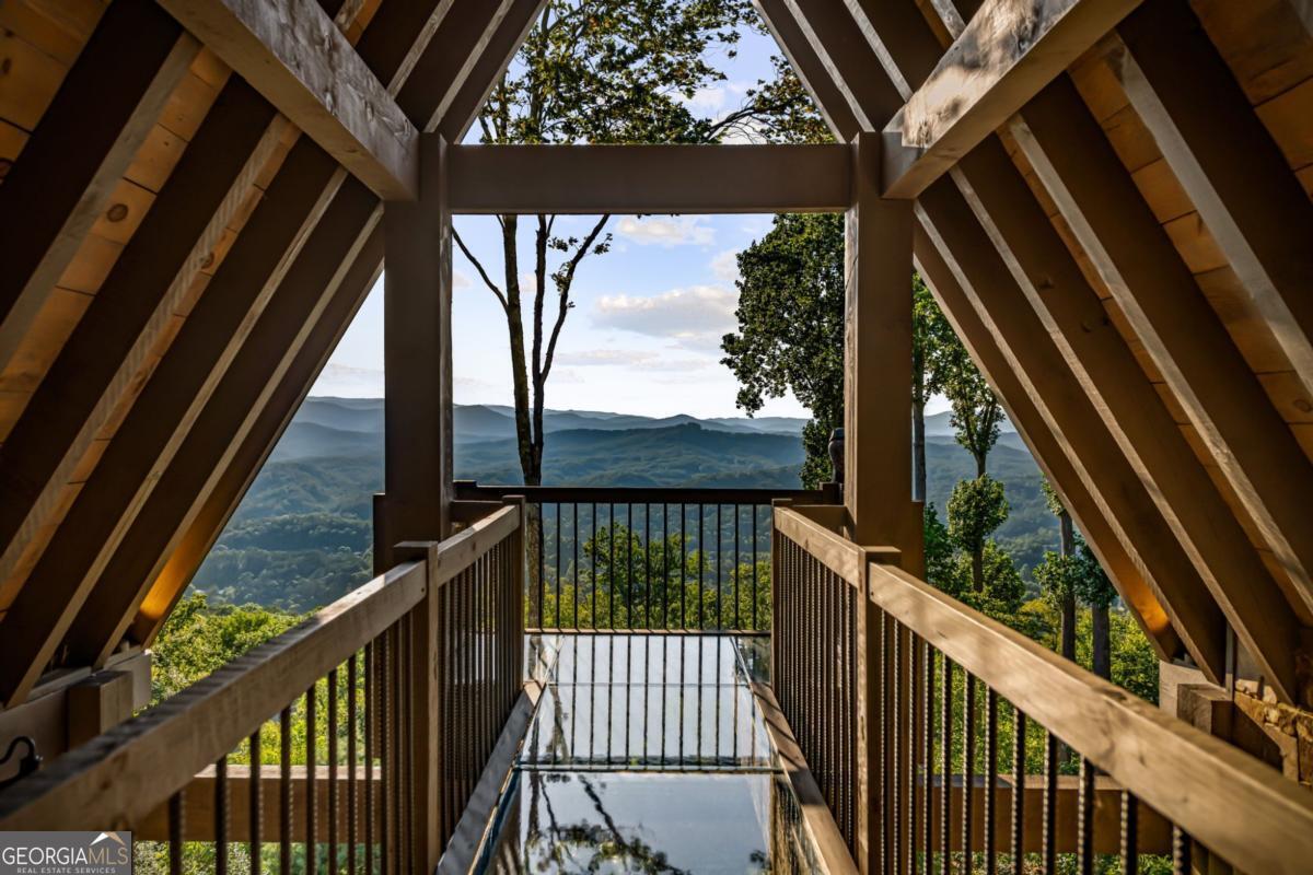 520 Overlook DR