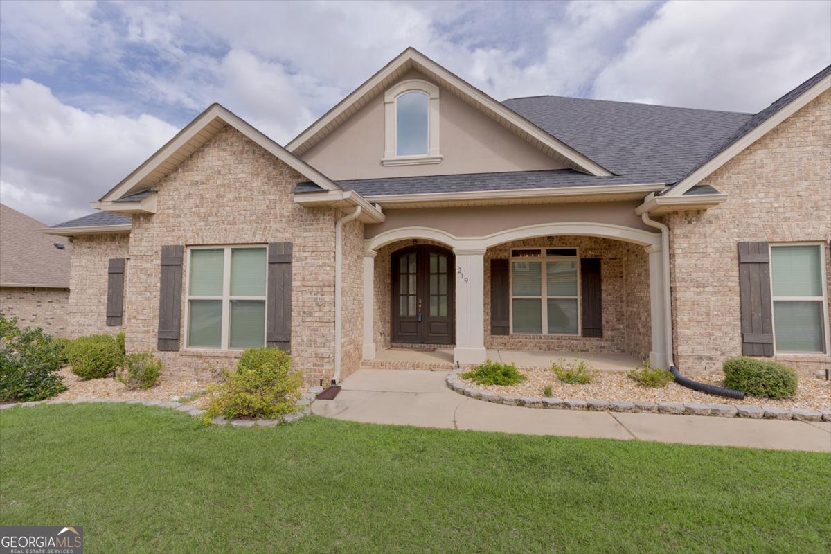 219 Rustic Live Oak TRL
