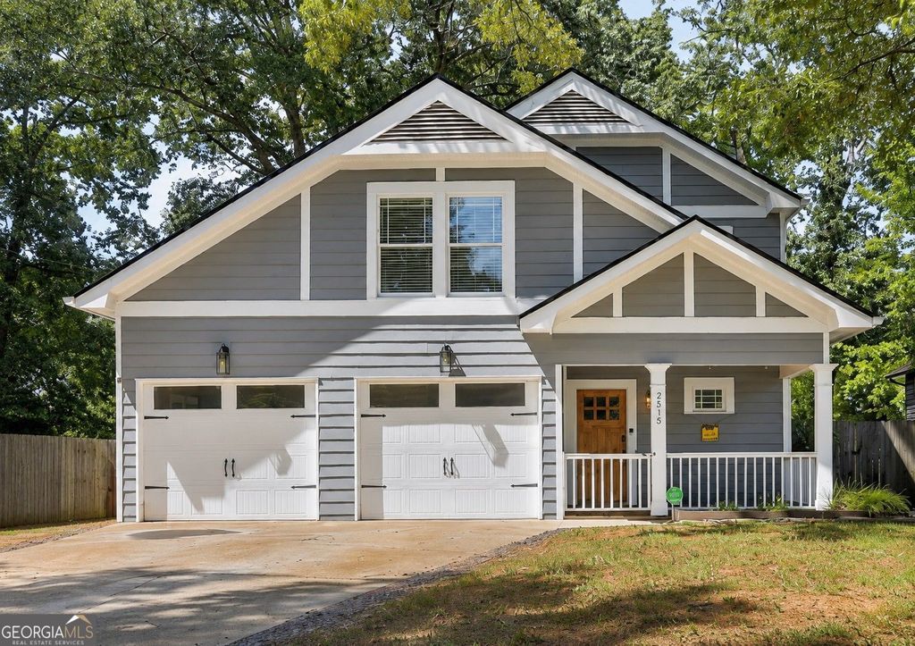 Photo of 2818 Tupelo Street SE, Atlanta, GA 30317 (MLS # 10813037)