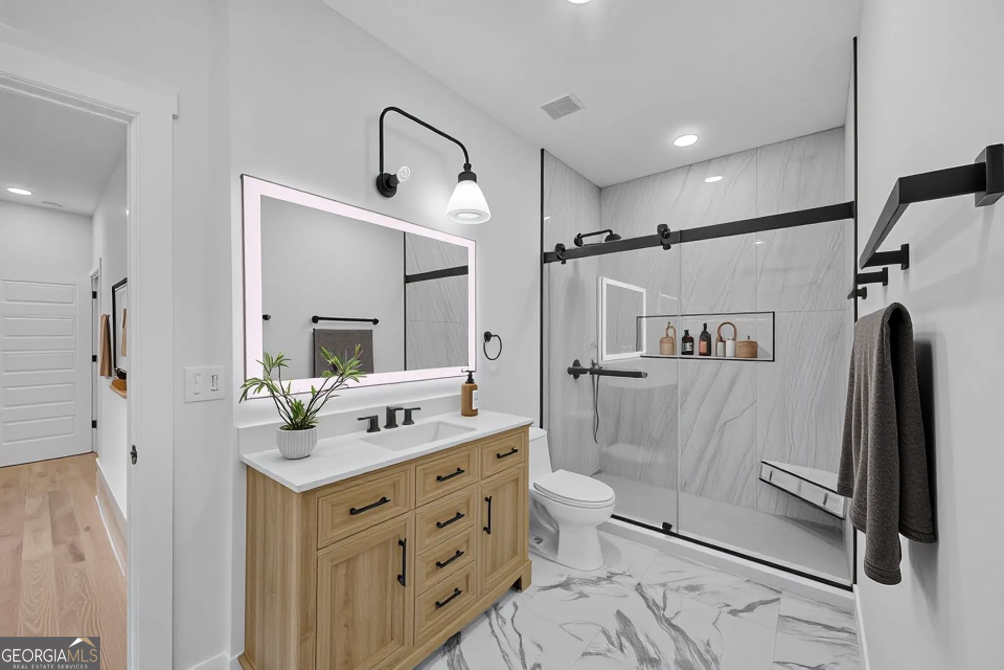 Frst Hills - Residential