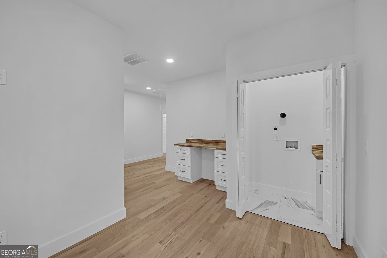 Frst Hills - Residential