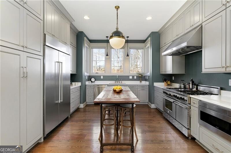 Jasper, Georgia 30143, United States, 6 Bedrooms Bedrooms, ,7 BathroomsBathrooms,Residential,Pending,78368