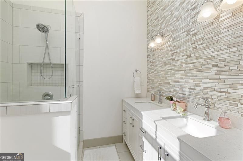 Jasper, Georgia 30143, United States, 6 Bedrooms Bedrooms, ,7 BathroomsBathrooms,Residential,Pending,78368