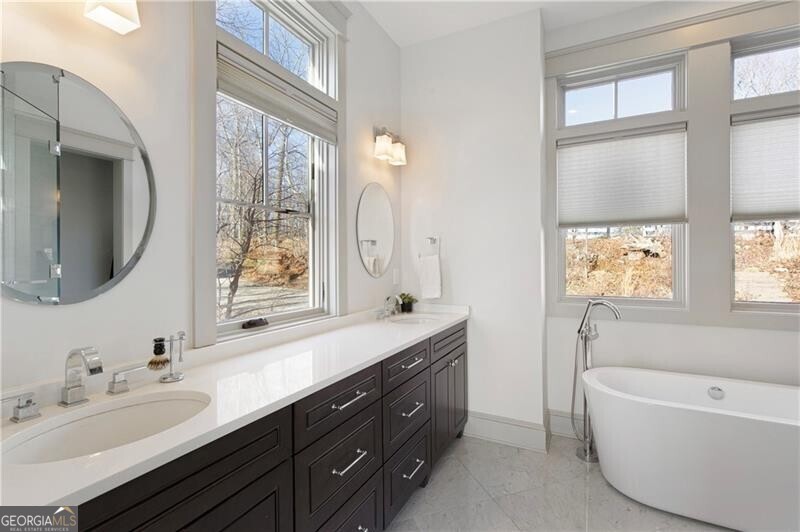 Jasper, Georgia 30143, United States, 6 Bedrooms Bedrooms, ,7 BathroomsBathrooms,Residential,Pending,78368