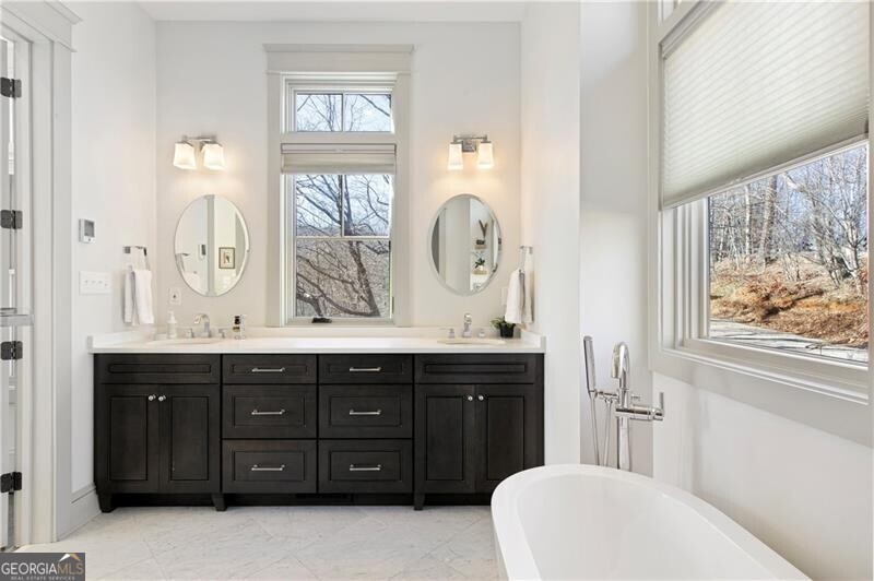 Jasper, Georgia 30143, United States, 6 Bedrooms Bedrooms, ,7 BathroomsBathrooms,Residential,Pending,78368