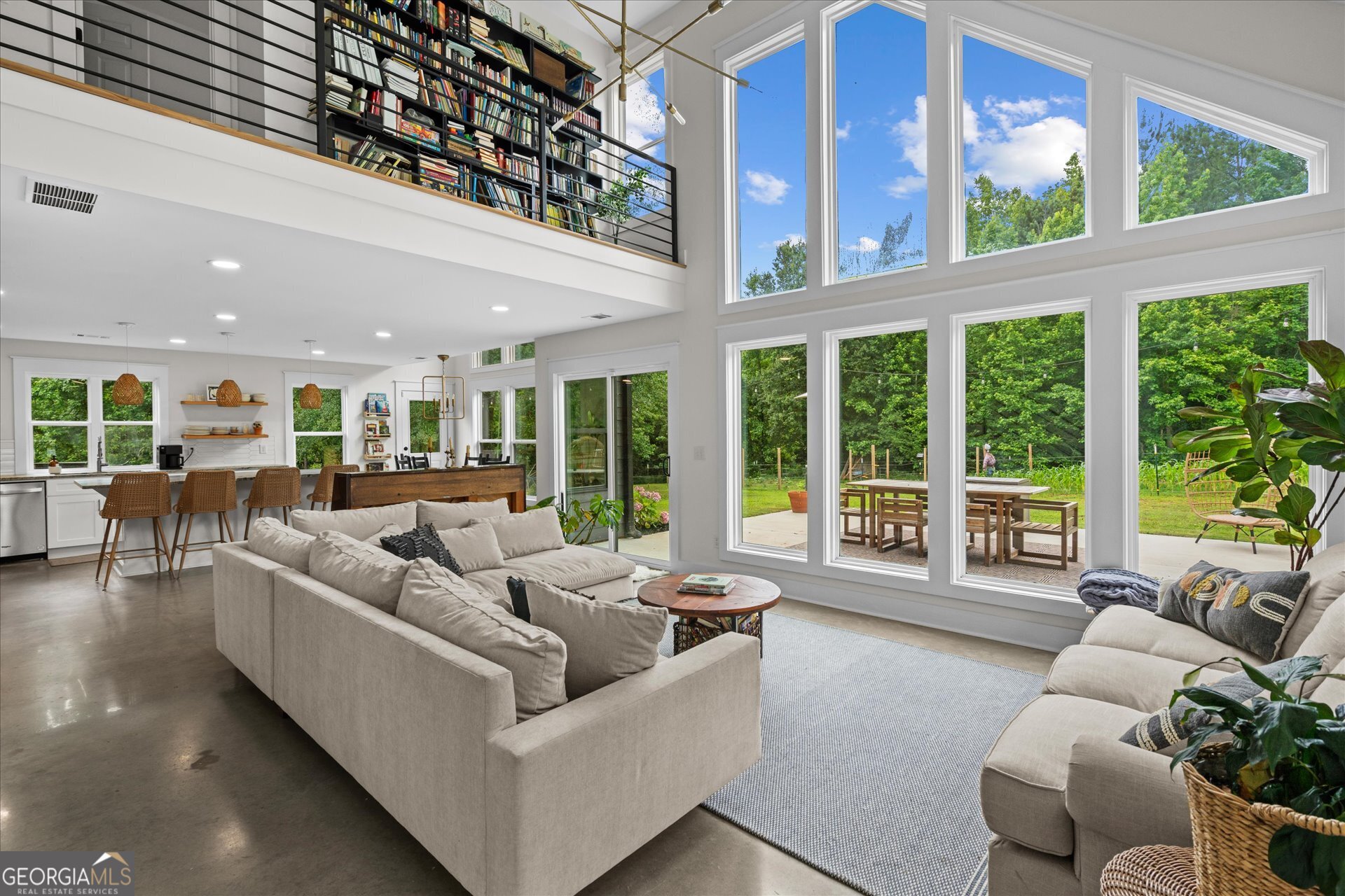 500 Happy Hollow RD