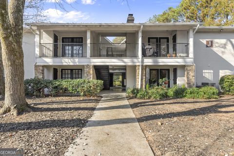 Photo of 1150 Collier Road NW #J18, Atlanta, GA 30318 (MLS # 10651745)