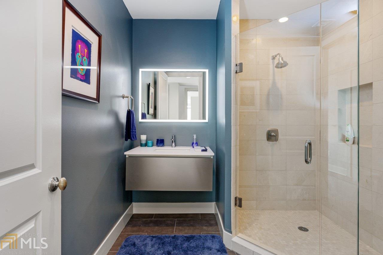 Ritz Carlton Resident - Residential