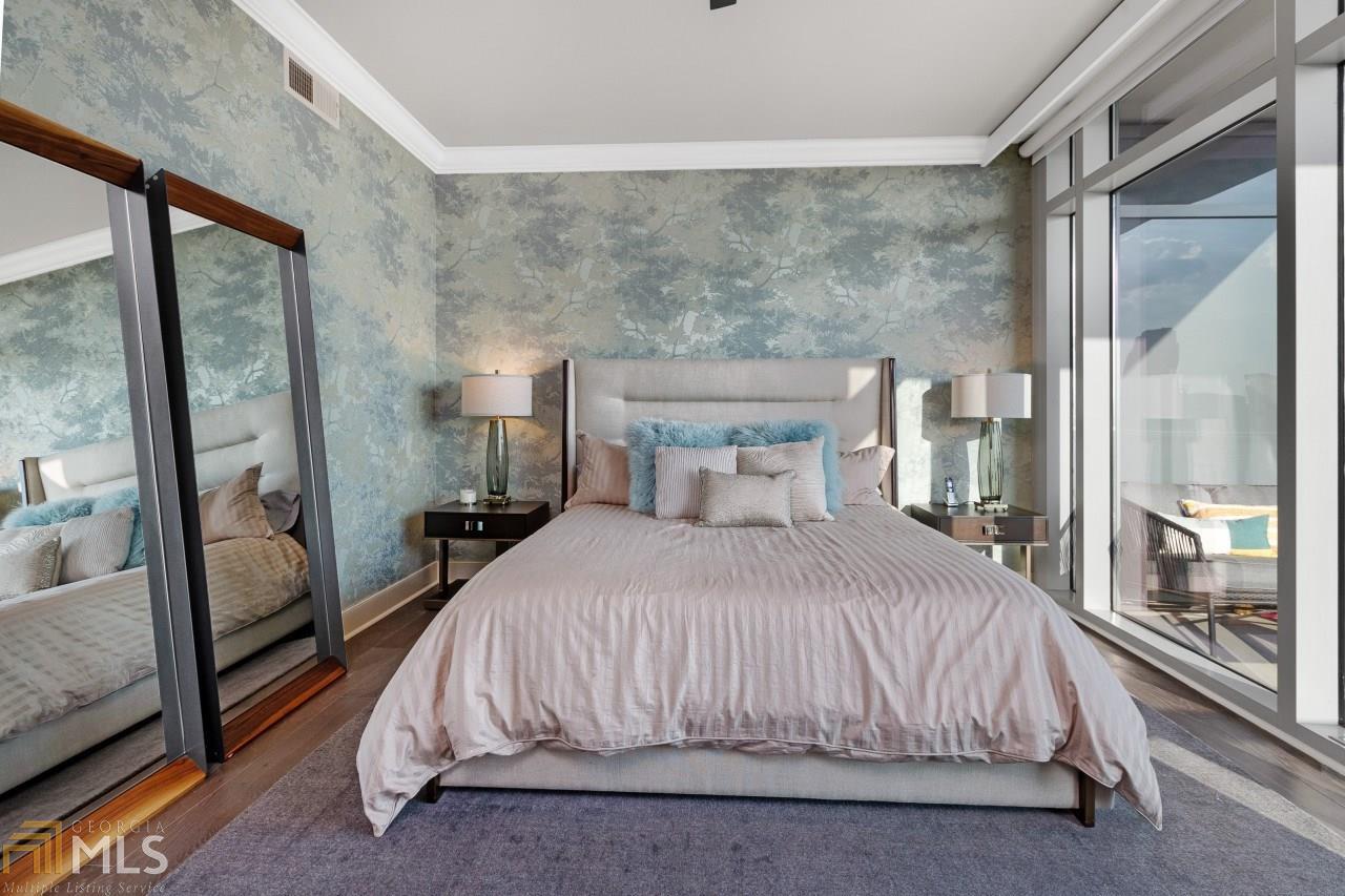 Ritz Carlton Resident - Residential