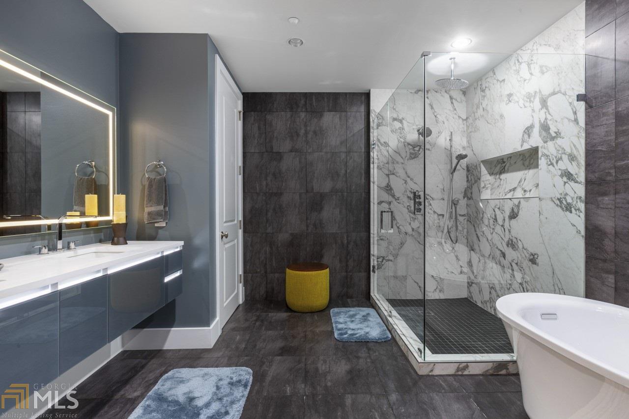 Ritz Carlton Resident - Residential