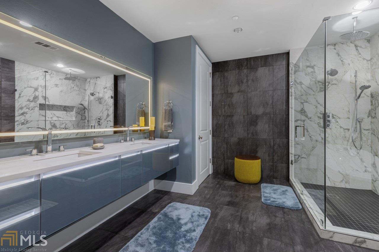 Ritz Carlton Resident - Residential