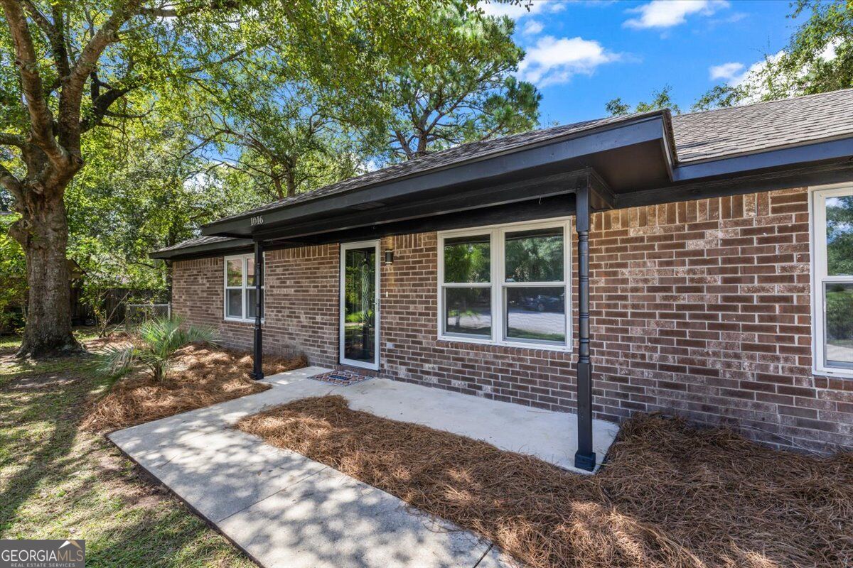 1016 Farr CT
