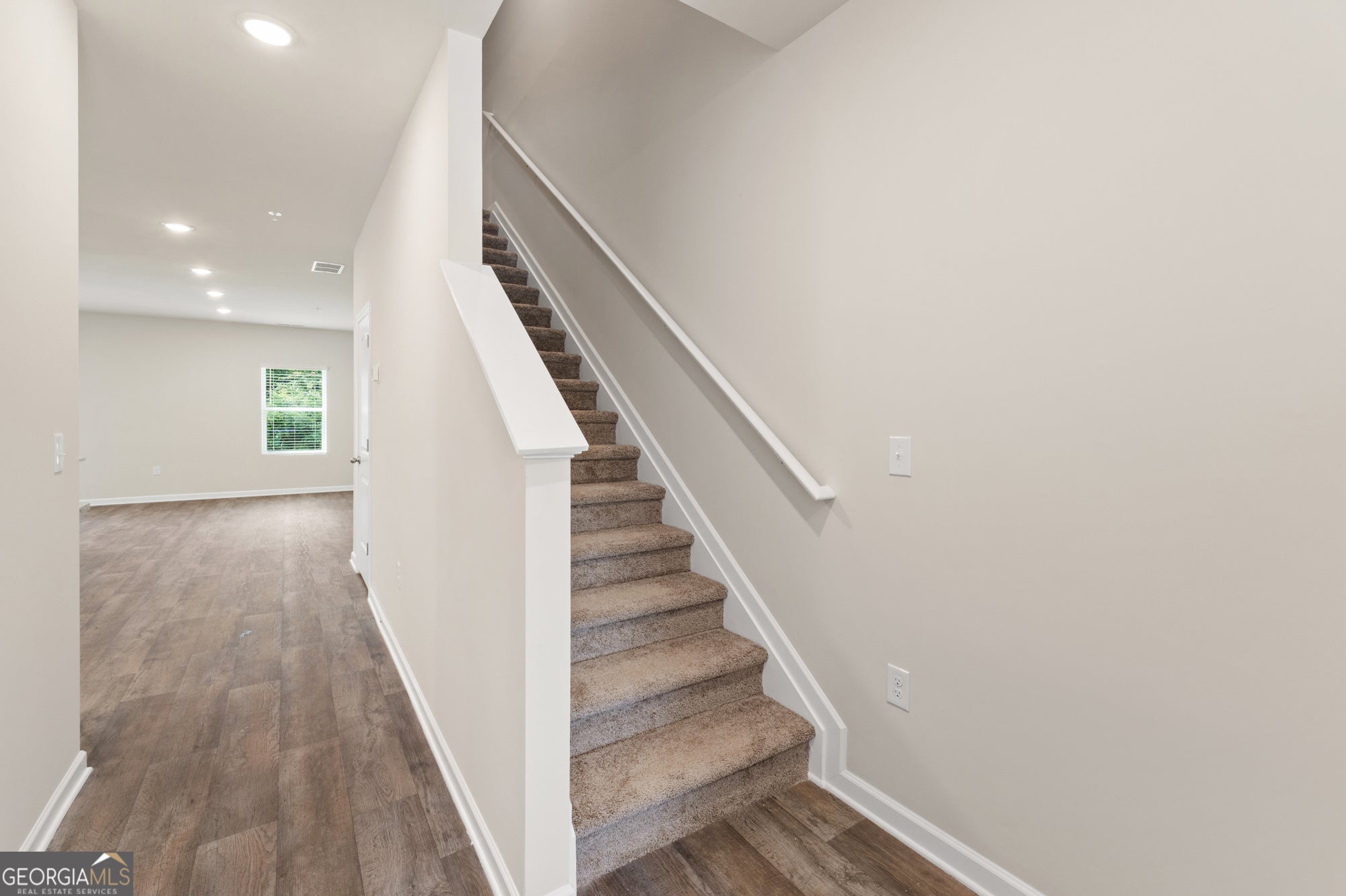 8339 Columbia CT
