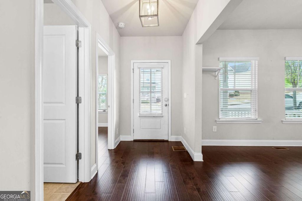 Photo of 156 Adams Circle NE, Marietta, GA 30060 (MLS # 10721669)