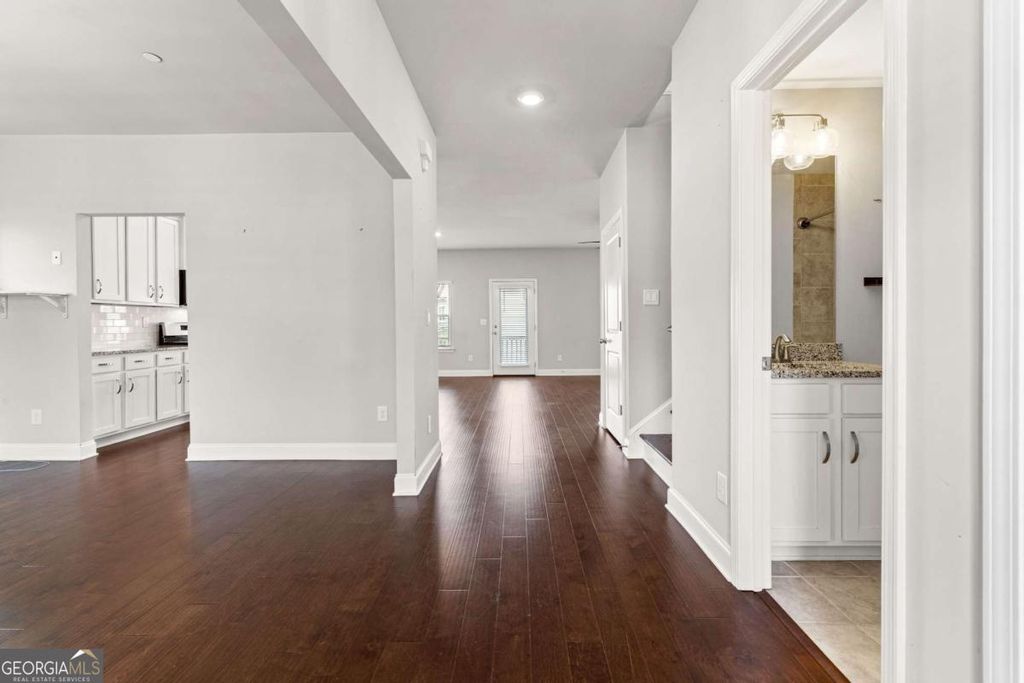 Photo of 156 Adams Circle NE, Marietta, GA 30060 (MLS # 10721669)