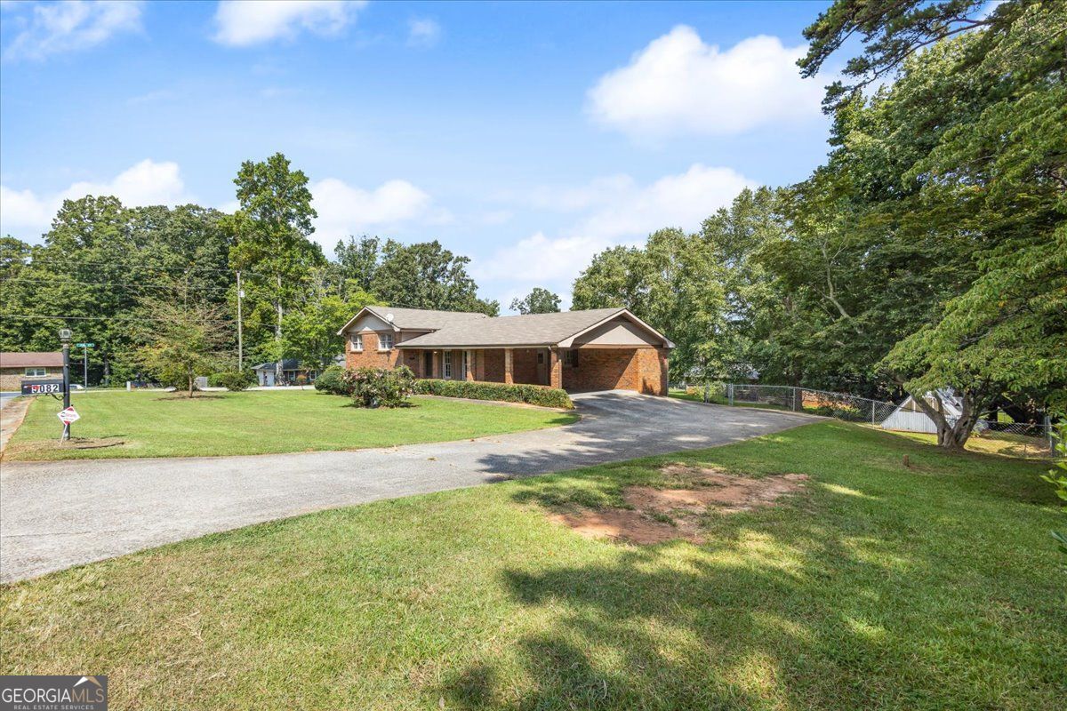 5082 Ailene DR