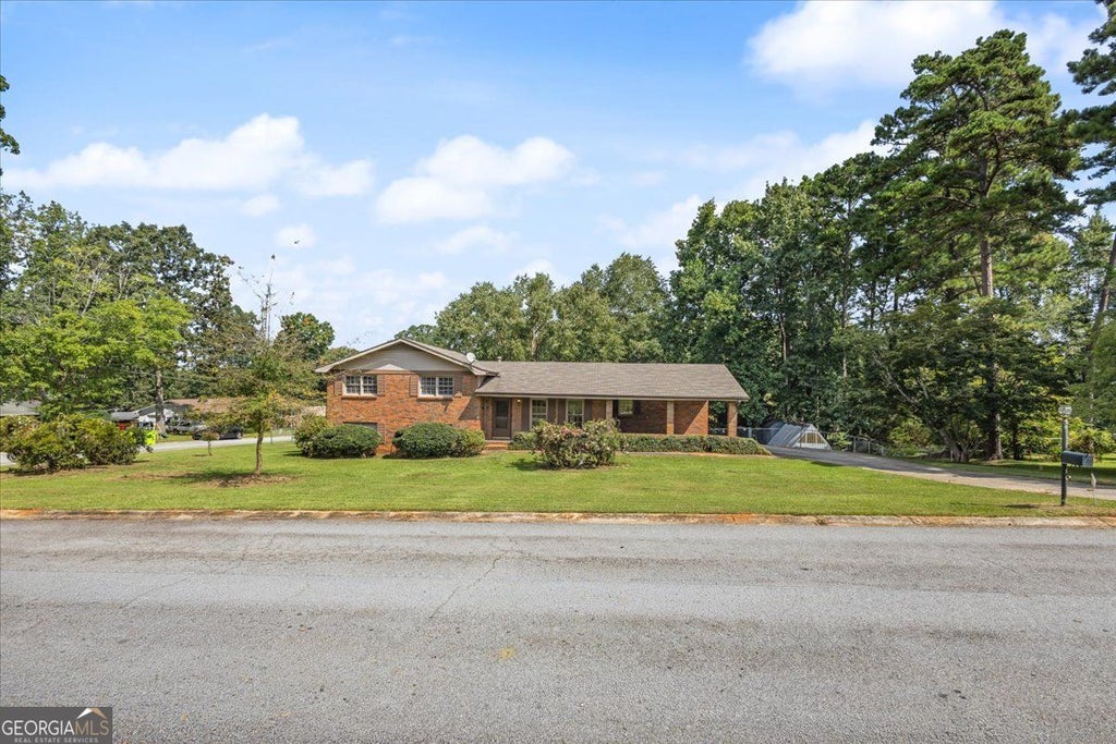 Photo of 5082 Ailene Drive, Douglasville, GA 30135 (MLS # 10835826)