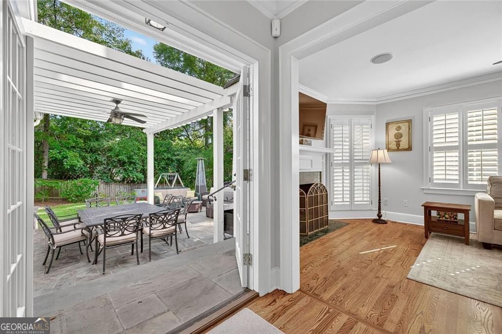 Atlanta, Georgia 30305, United States, 5 Bedrooms Bedrooms, ,3 BathroomsBathrooms,Residential,Active,206581