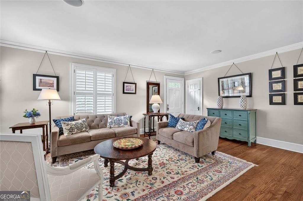 Atlanta, Georgia 30305, United States, 5 Bedrooms Bedrooms, ,3 BathroomsBathrooms,Residential,Active,206581