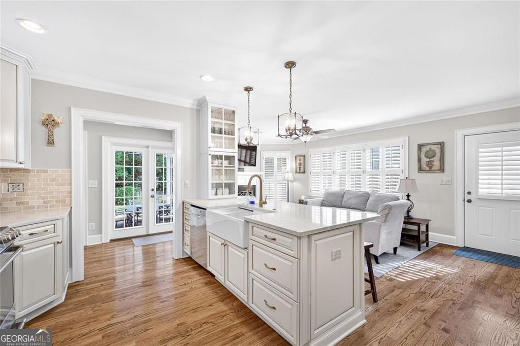 Atlanta, Georgia 30305, United States, 5 Bedrooms Bedrooms, ,3 BathroomsBathrooms,Residential,Active,206581