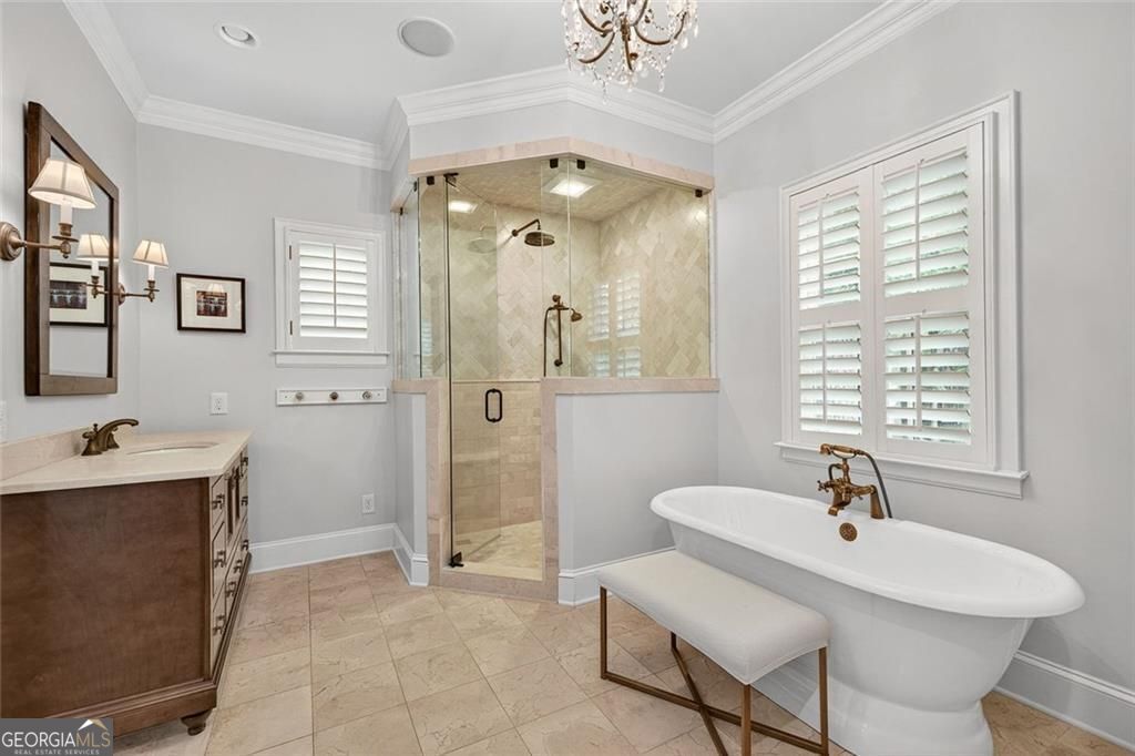 Atlanta, Georgia 30305, United States, 5 Bedrooms Bedrooms, ,3 BathroomsBathrooms,Residential,Active,206581